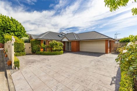 Photo of property in 19 Blighs Road, Strowan, Christchurch, 8052
