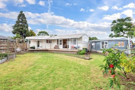 Photo of property in 52 Awaroa Road, Helensville, 0800