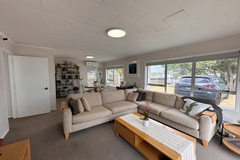Photo of property in 1/10 Salem Place, Torbay, Auckland, 0630