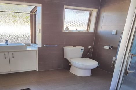 Photo of property in 16 Mirrabooka Avenue, Botany Downs, Auckland, 2010