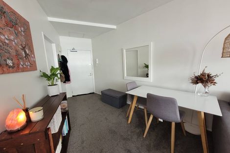 Photo of property in Hume House, 152 The Terrace, Wellington Central, Wellington, 6011