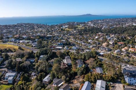 Photo of property in 2/177 Browns Bay Road, Browns Bay, Auckland, 0630