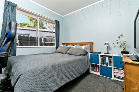 Photo of property in 19 Imperial Place, Henderson, Auckland, 0612