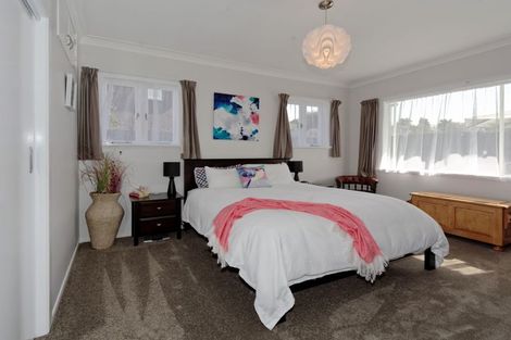 Photo of property in 32 Glengarry Road, Glen Eden, Auckland, 0602