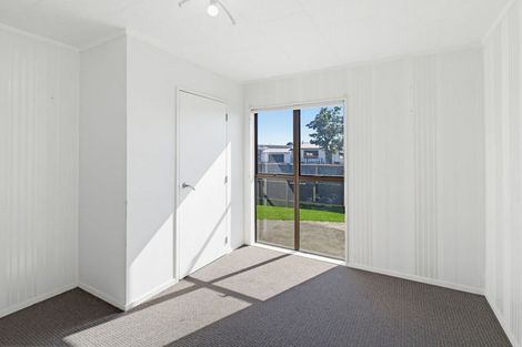 Photo of property in 22 Peter Hall Drive, Kelvin Grove, Palmerston North, 4414