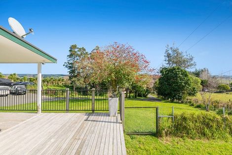Photo of property in 207 Mangakura Road, Helensville, 0875