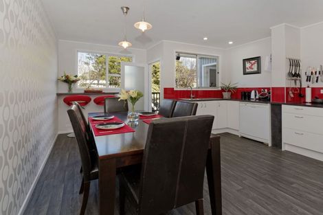 Photo of property in 32 Glengarry Road, Glen Eden, Auckland, 0602