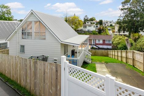 Photo of property in 121a Seabrook Avenue, New Lynn, Auckland, 0600