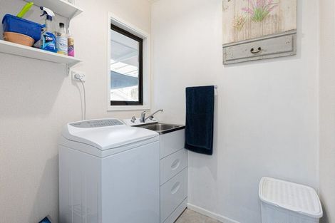 Photo of property in 70 Great South Road, Huntly, 3700