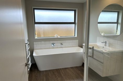 Photo of property in 2 Alex Place, Rolleston, 7614