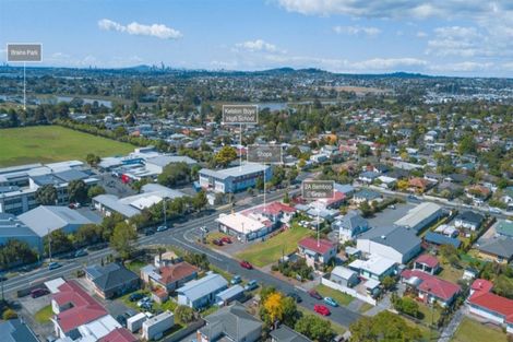 Photo of property in 2a Bamboo Grove, Kelston, Auckland, 0602