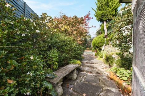 Photo of property in 12b Saint Hill Lane, Havelock North, 4130