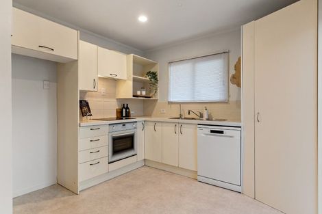 Photo of property in 2/7 Eskdale Road, Birkdale, Auckland, 0626