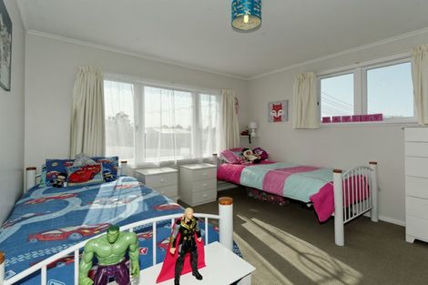 Photo of property in 32 Glengarry Road, Glen Eden, Auckland, 0602