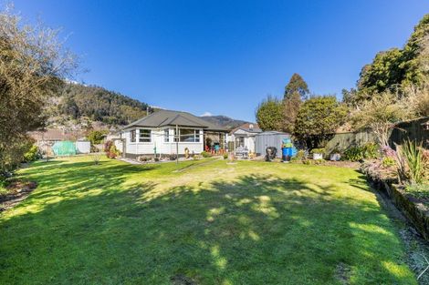 Photo of property in 126 Tipahi Street, Nelson South, Nelson, 7010