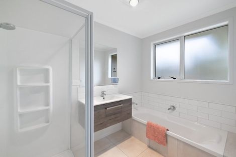 Photo of property in 1 Harakeke Way, Papamoa Beach, Te Puke, 3187