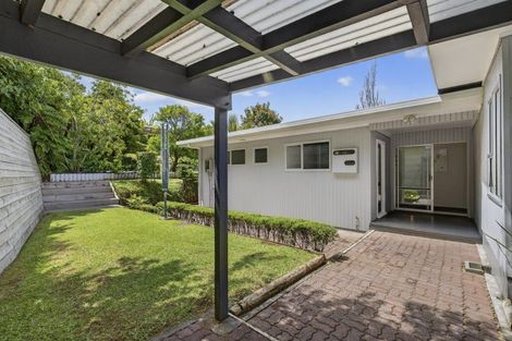 Photo of property in 5 Whitby Place, Westown, New Plymouth, 4310