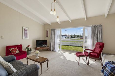 Photo of property in 556 Queen Street East, Levin, 5510