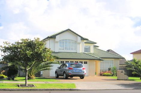 Photo of property in 16 Eaglemont Drive, East Tamaki Heights, Auckland, 2016