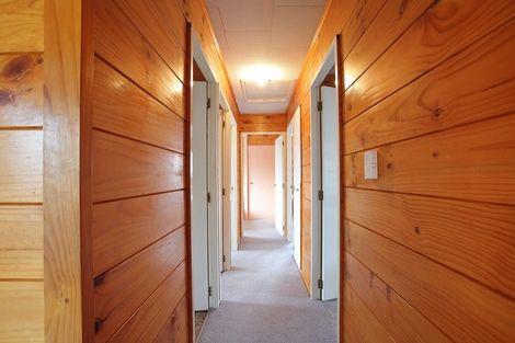 Photo of property in 20 Burns Street, Dannevirke, 4930