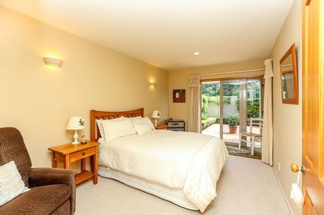 Photo of property in 3b Kawaroa Close, New Plymouth, 4310