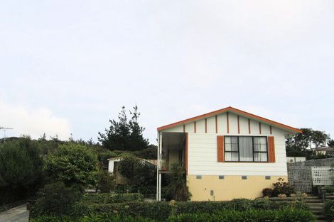 Photo of property in 33 Fenchurch Grove, Stokes Valley, Lower Hutt, 5019