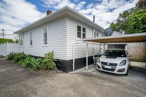 Photo of property in 1/193 Queen Street, Northcote Point, Auckland, 0627