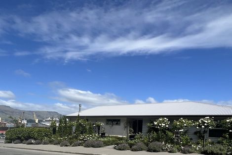 Photo of property in 1 Simeon Quay, Lyttelton, 8082