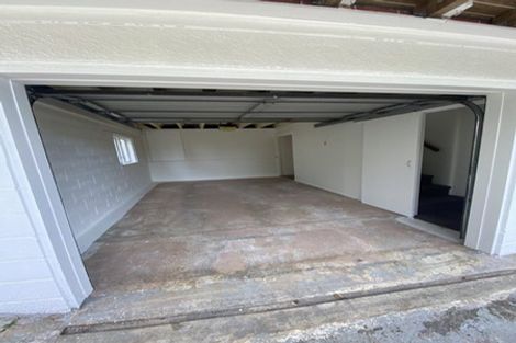 Photo of property in 2/38 Holland Road, Hillcrest, Auckland, 0627