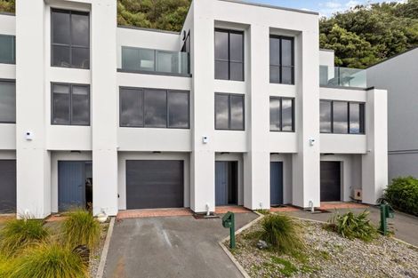 Photo of property in 9/148 Evans Bay Parade, Roseneath, Wellington, 6021