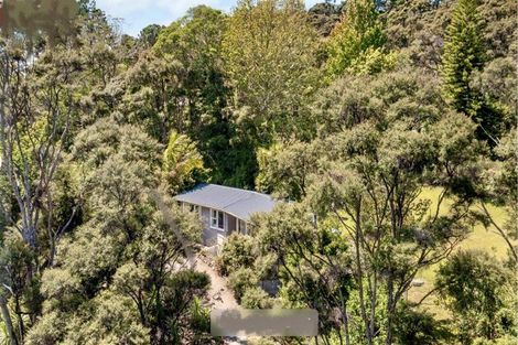 Photo of property in 1060 Sandspit Road, Sandspit, Warkworth, 0982