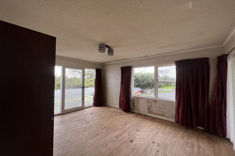 Photo of property in 61 Lyons Avenue, Murrays Bay, Auckland, 0630