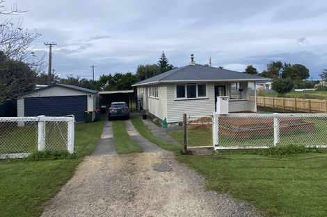 Photo of property in 35 Brassey Street, Waverley, 4510