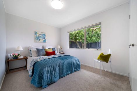 Photo of property in 5 Retreat Drive, Mangere, Auckland, 2022