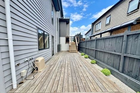 Photo of property in 23 Kerekin Drive, Oteha, Auckland, 0632