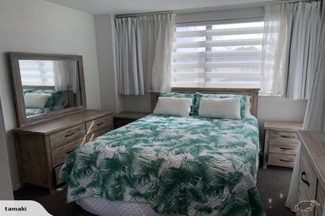 Photo of property in 2/31 Kenderdine Road, Papatoetoe, Auckland, 2025