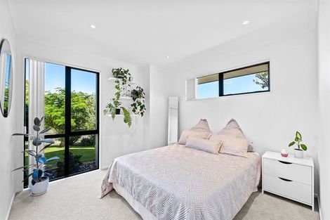 Photo of property in 11 Hugh Green Drive, Pinehill, Auckland, 0632