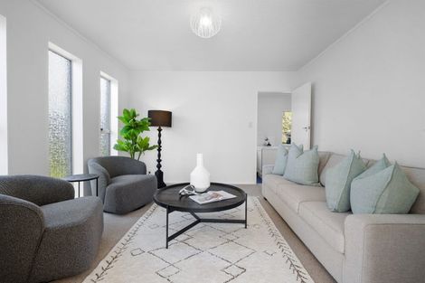 Photo of property in 3b Hunter Place, Merrilands, New Plymouth, 4312