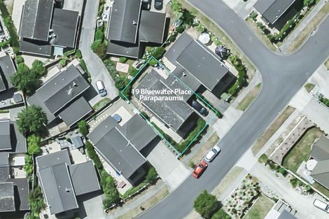 Photo of property in 19 Bluewater Place, Paraparaumu, 5032
