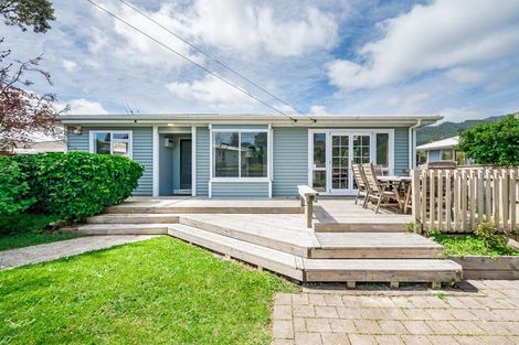 Photo of property in 9 Clarkes Crescent, Paekakariki, 5034
