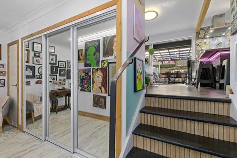 Photo of property in 27 Edelweiss Grove, Timberlea, Upper Hutt, 5018