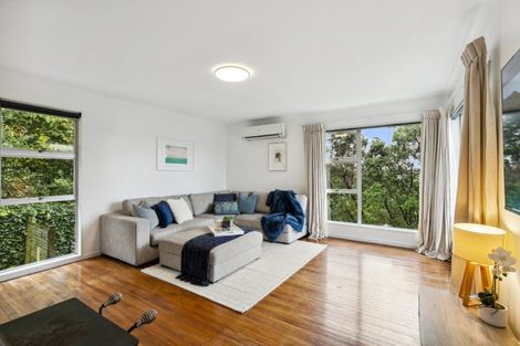 Photo of property in 85 Ruskin Road, Newlands, Wellington, 6037