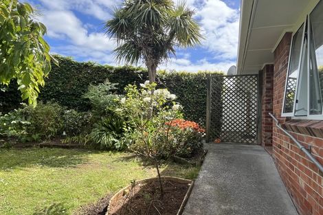 Photo of property in 1/6 Keys Street, Belmont, Auckland, 0622