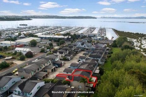 Photo of property in 9h Clearwater Cove, West Harbour, Auckland, 0618
