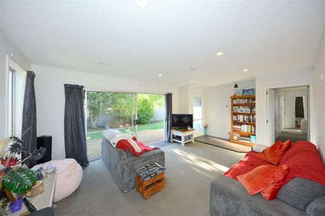 Photo of property in 39 Camden Street, Redwood, Christchurch, 8051