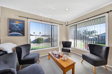 Photo of property in 12 Dolphin Parade, Bell Block, New Plymouth, 4312