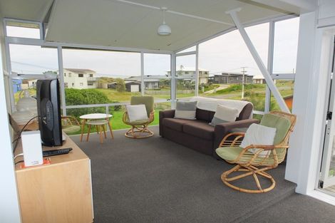 Photo of property in 35 Nelson Street, Foxton Beach, Foxton, 4815