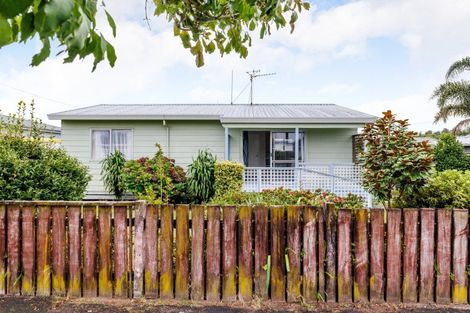 Photo of property in 2 Sunnyside Road, Nawton, Hamilton, 3200