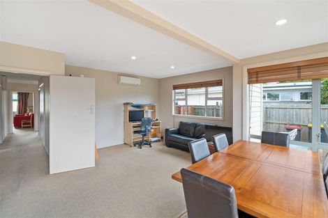 Photo of property in 51 Winters Road, Redwood, Christchurch, 8051