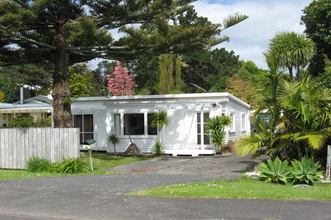 Photo of property in 35 The Terrace, Herald Island, Auckland, 0618